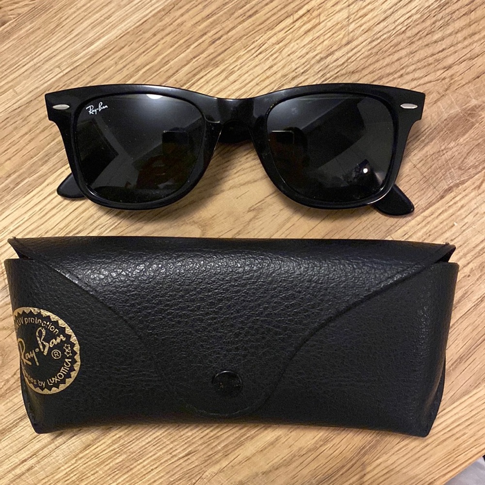 Wayfarer Rayban sunglasses